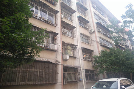 出售密州红杉一品3室2厅2卫140平精装修